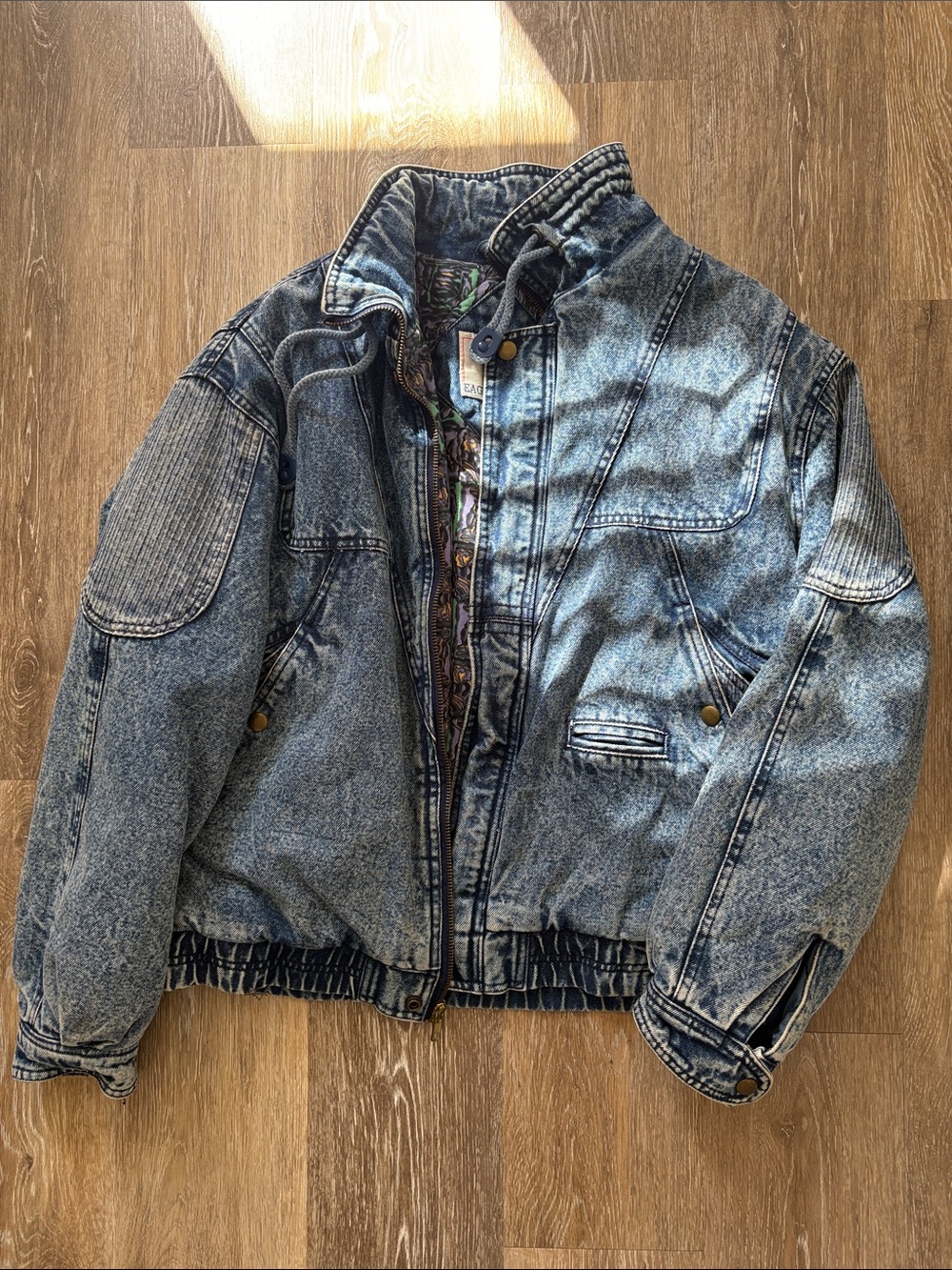 Eagle’s Ridge Acid-Wash Denim Jacket - Blue